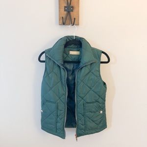 💙 How Very Loved Hunter Green Vest